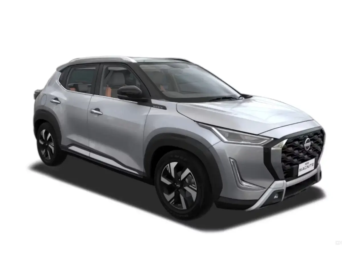 Nissan Magnite Blade Silver with Onyx black roof